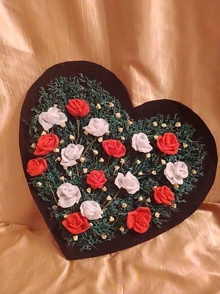 Heart-shaped Floral Wall Art