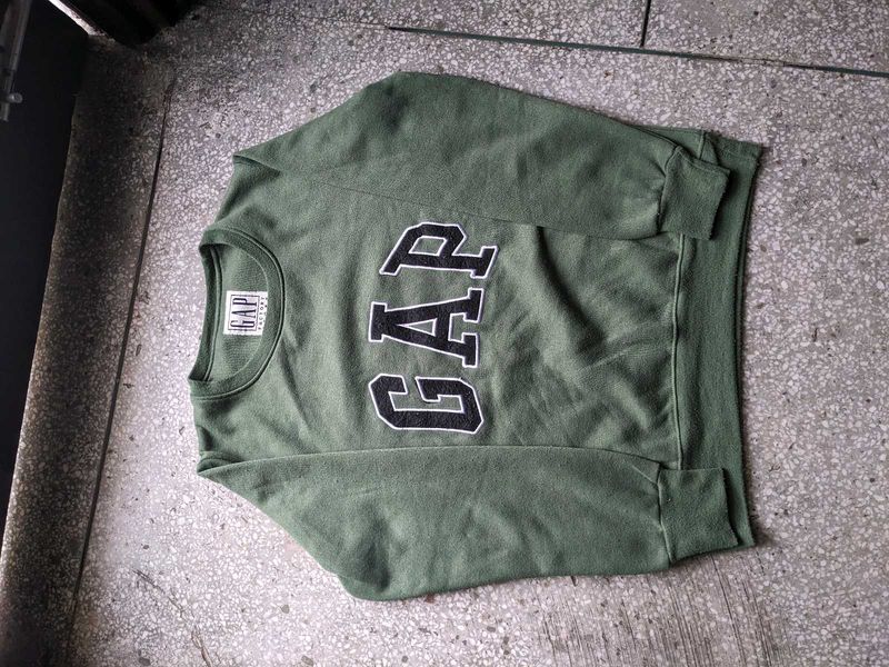 GAP sweatshirt