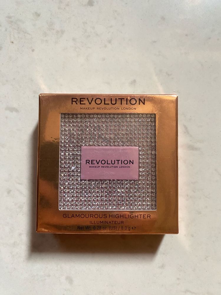 Revolution Glamorous Highlighter