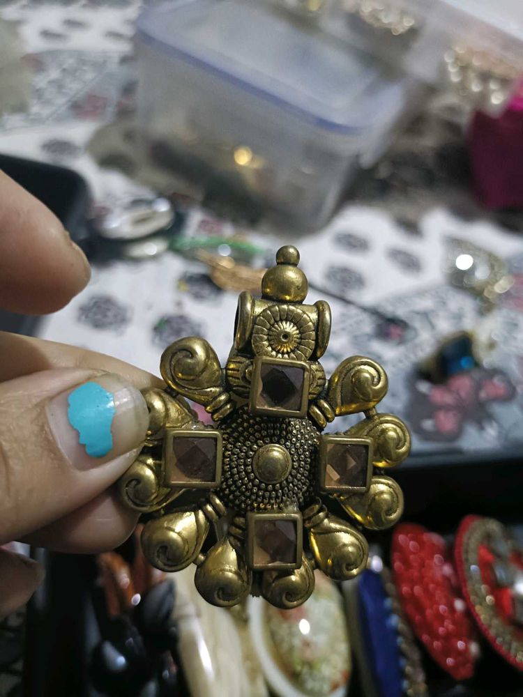 Saree pin