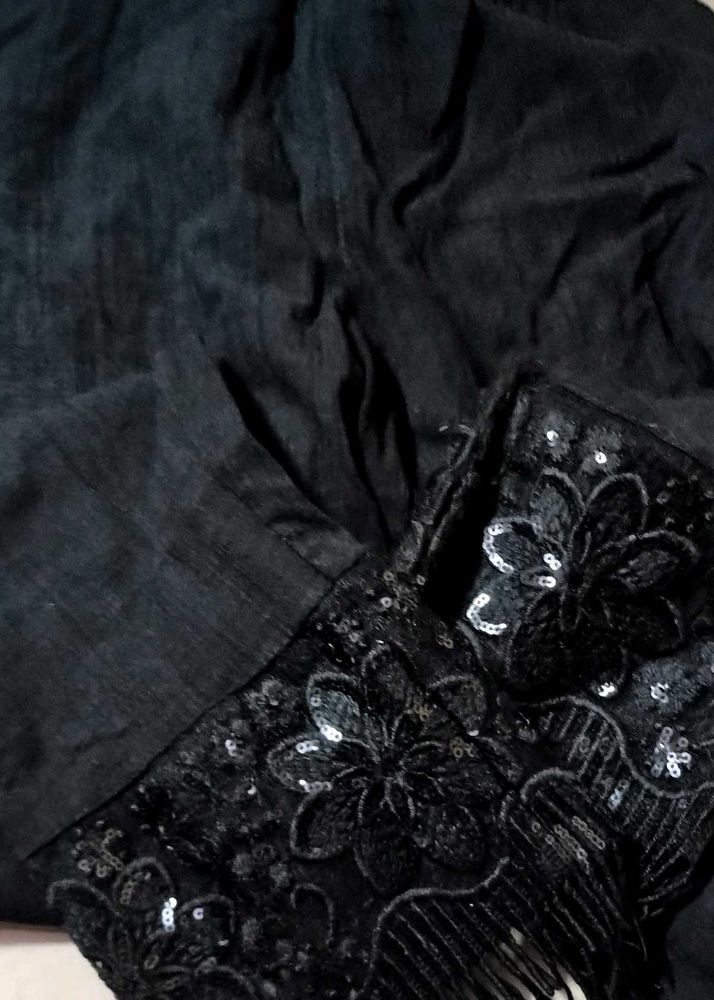 Embroidered Black Leggings