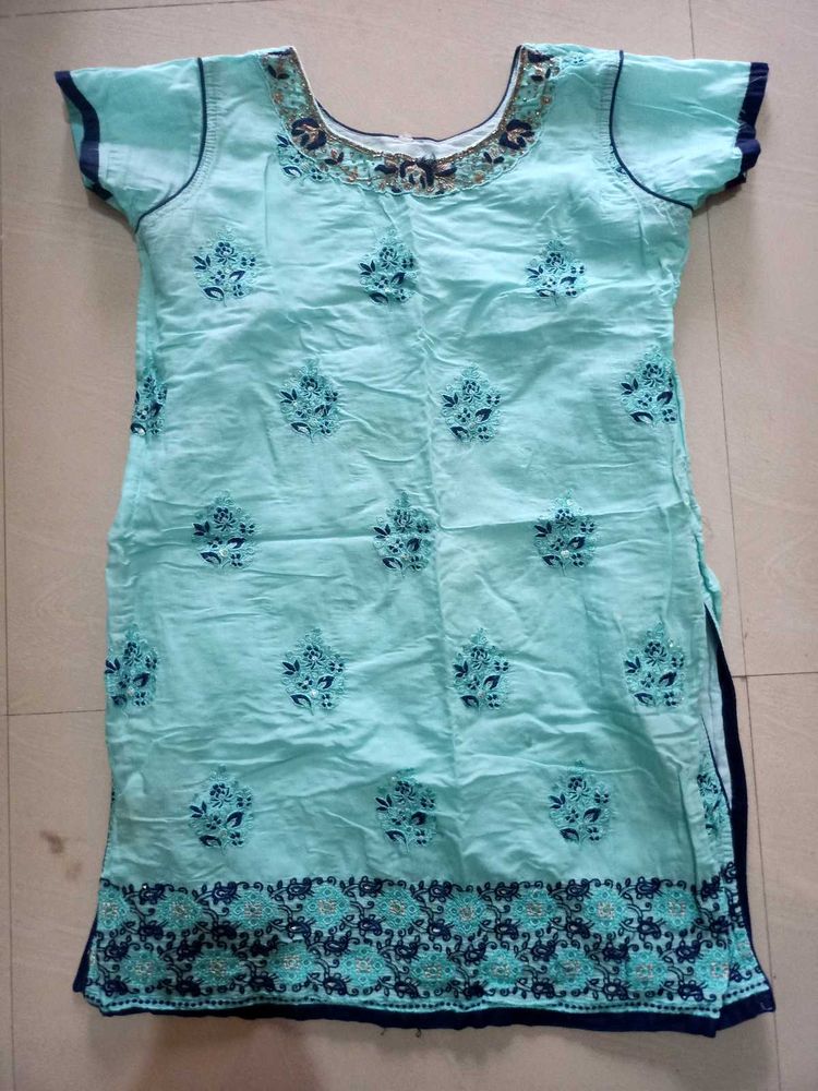 Elegant Blue Embroidered Kurta