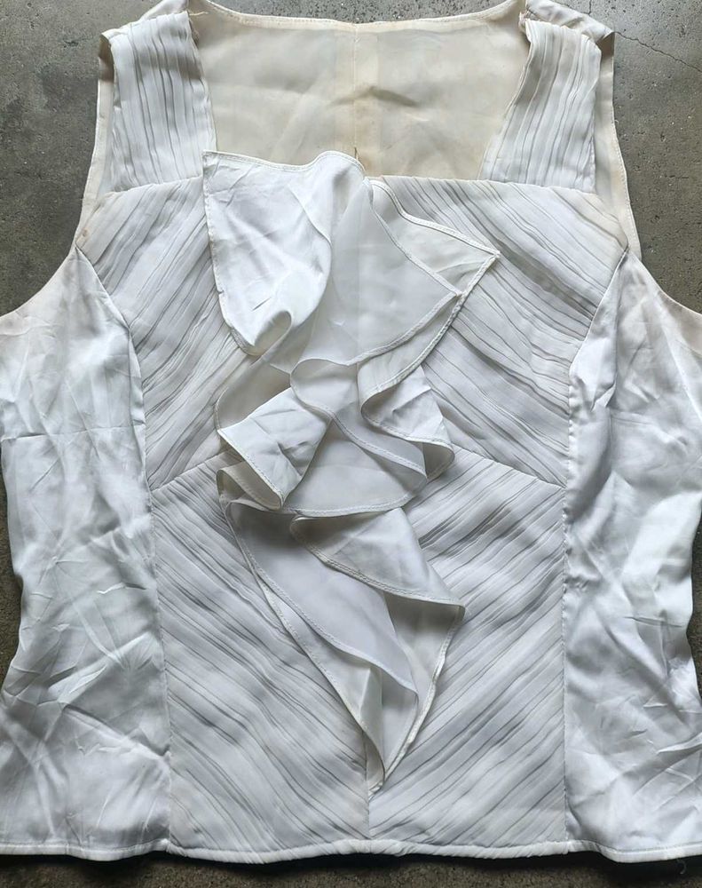 White Ruffle Top🤍
