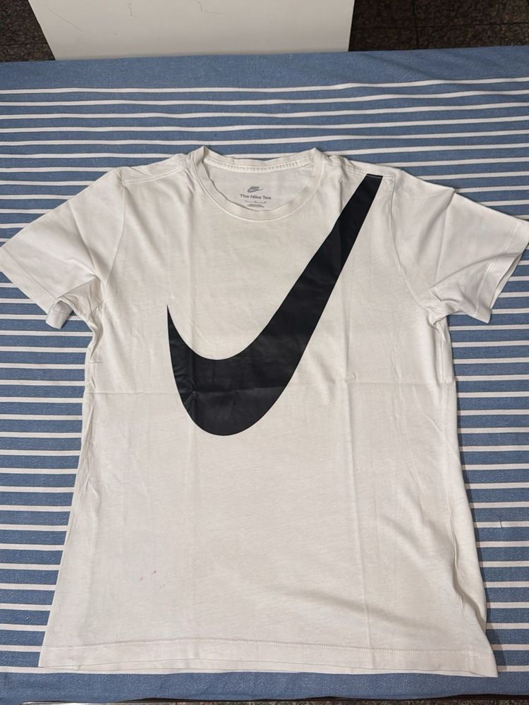 Nike Swoosh T-Shirt - White