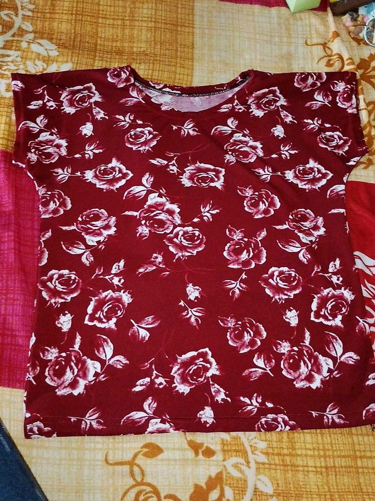 Crop Top With Beautiful ❤️ Red🌹 Print On It Grab