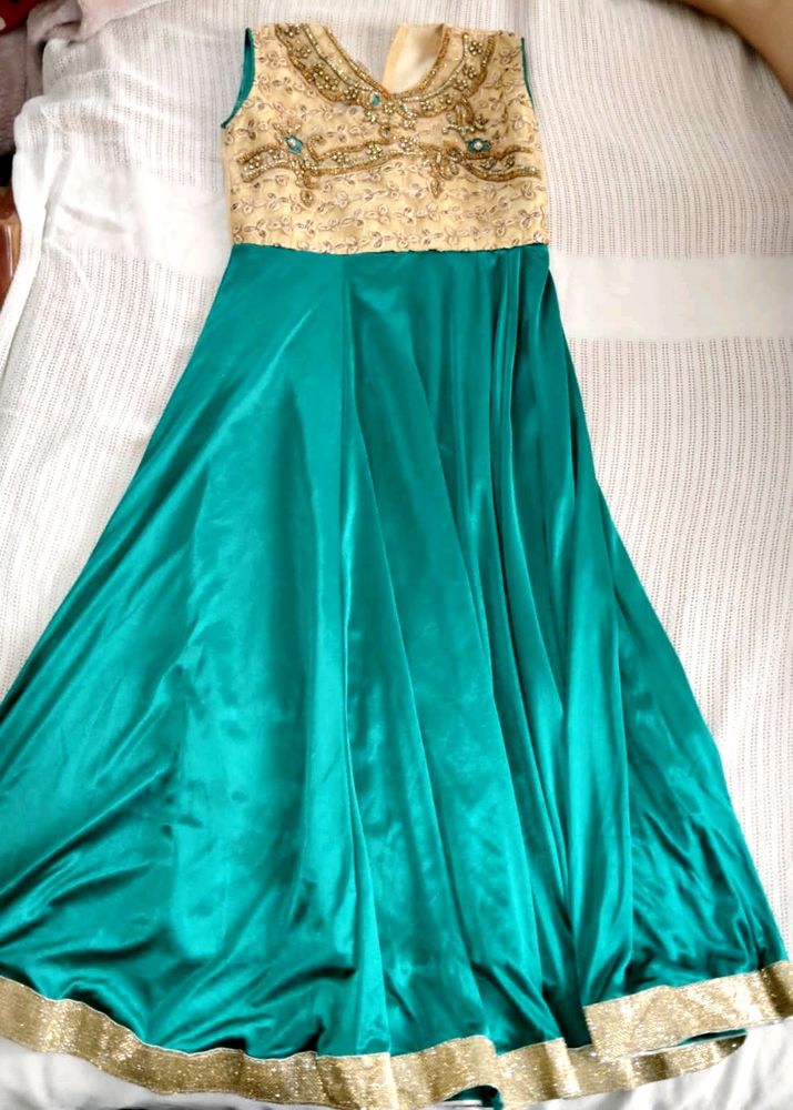 Long Shimmery Gown😍