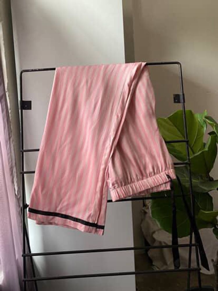 Victoria’s SEcret Signature Strips Pants
