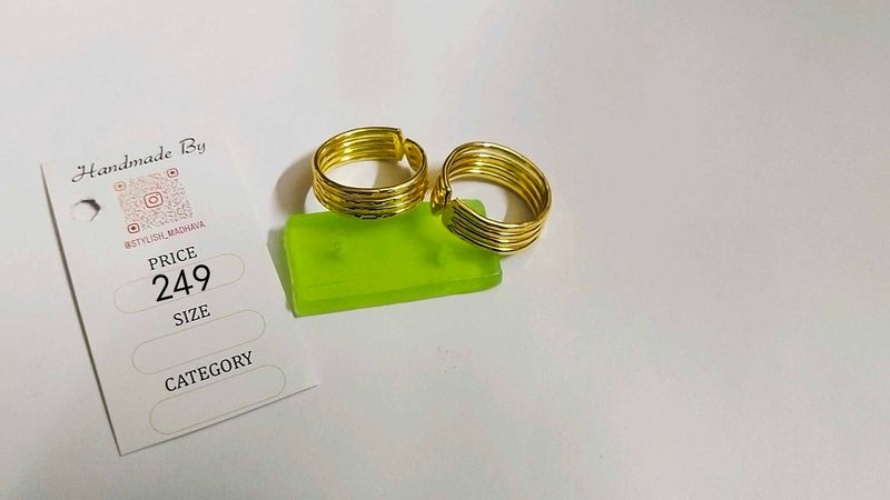 Gold-tone Wire Rings - Set of 2