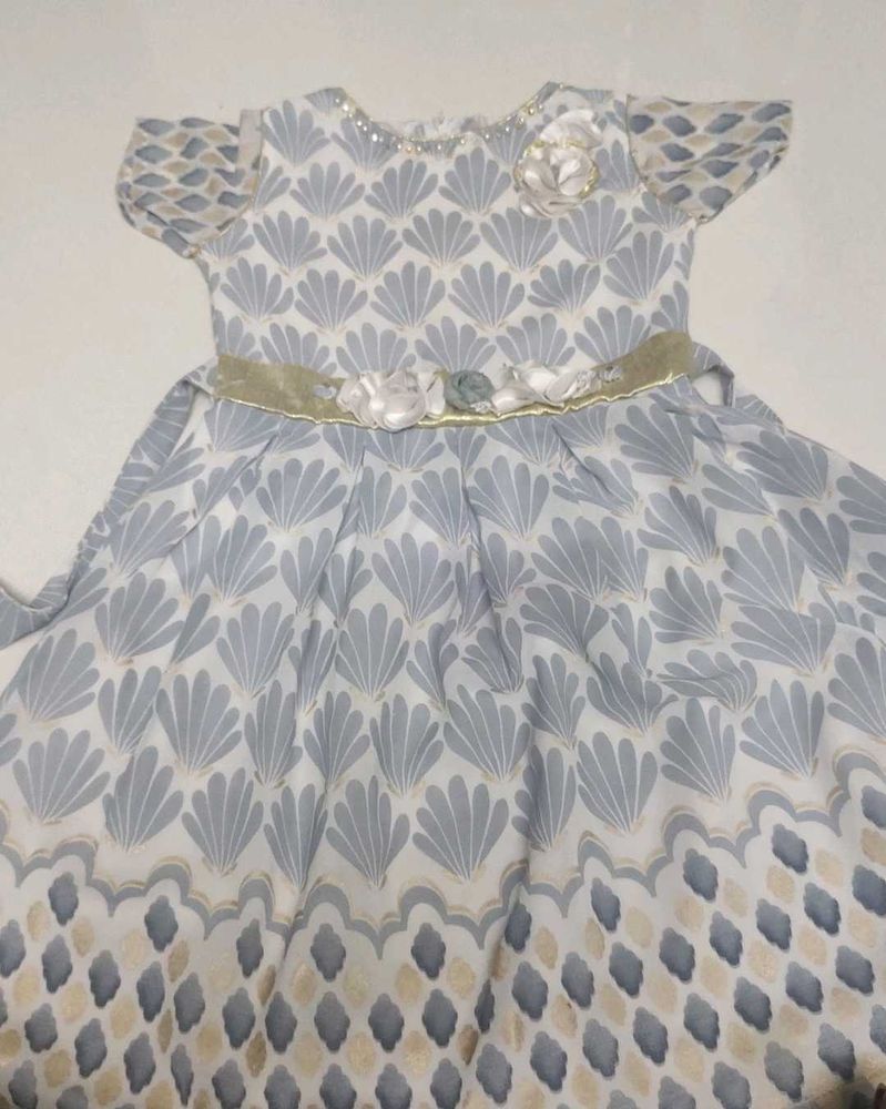Frock Looks Simple And Elegant