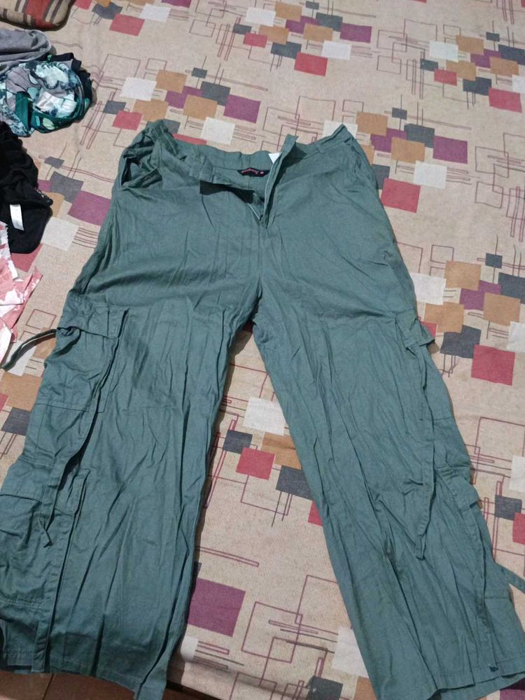 Olive Green Cargo Pants 8 Pocket New 🥰