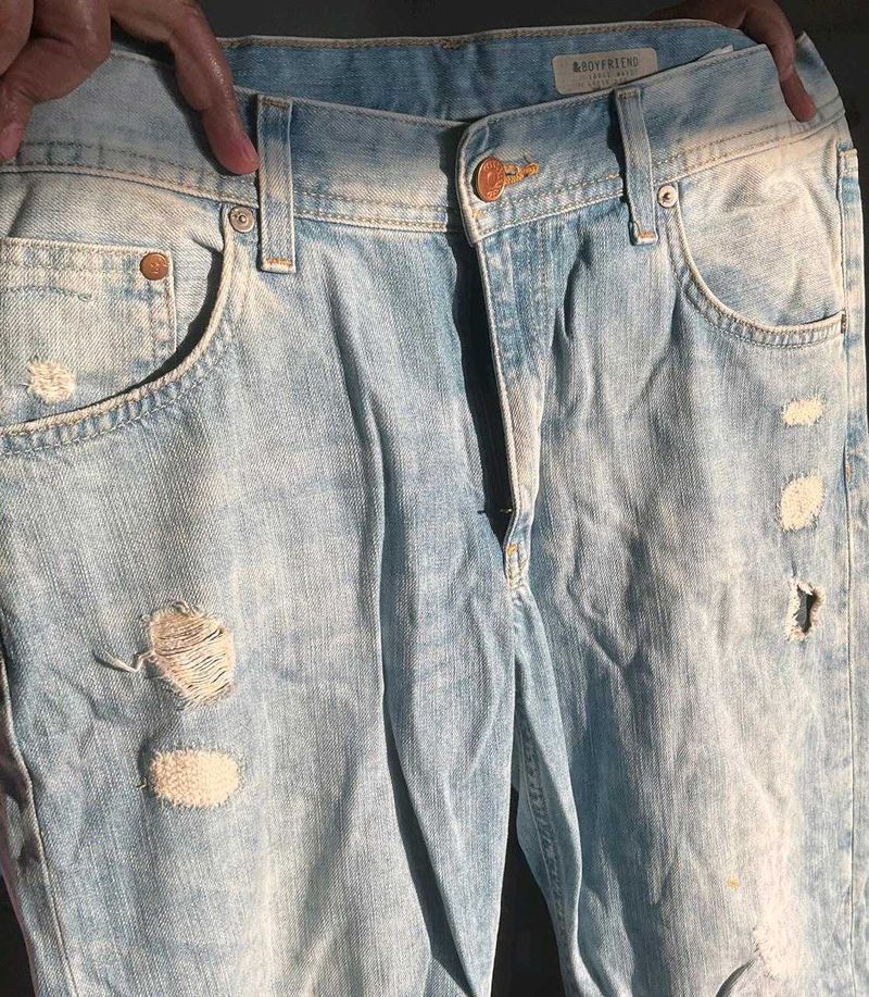 H&amp;M Ripped Boyfriend Jeans