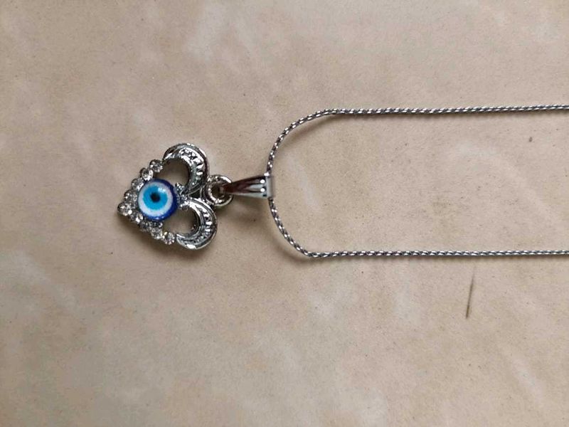 Hairband and Chain With Pendent