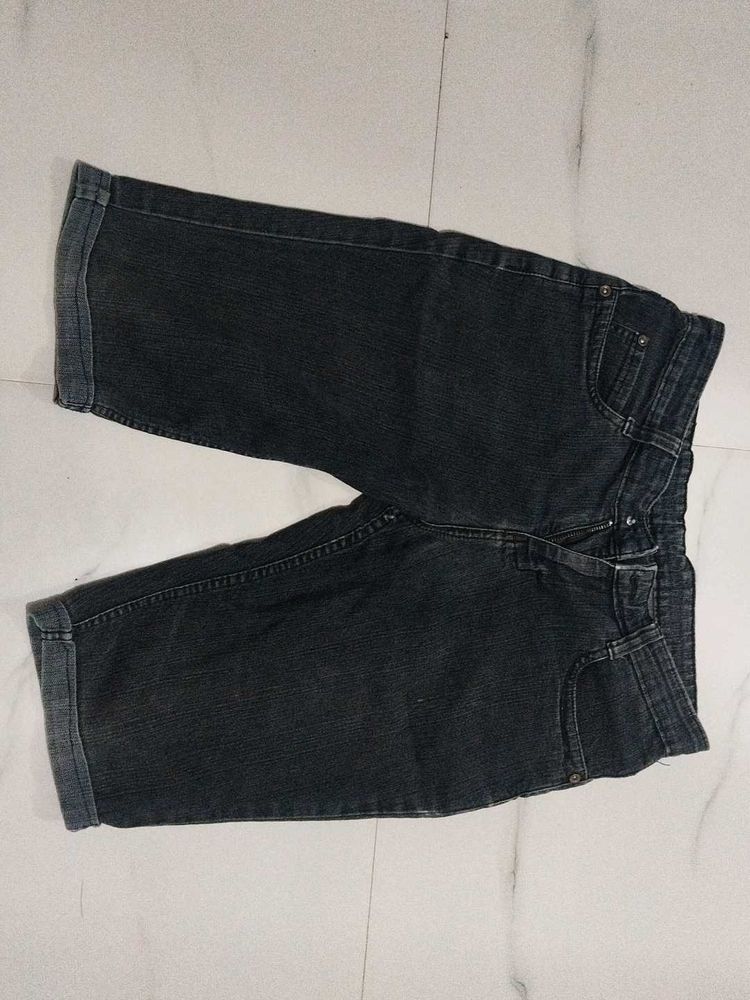 Dark Denim Capri Jeans