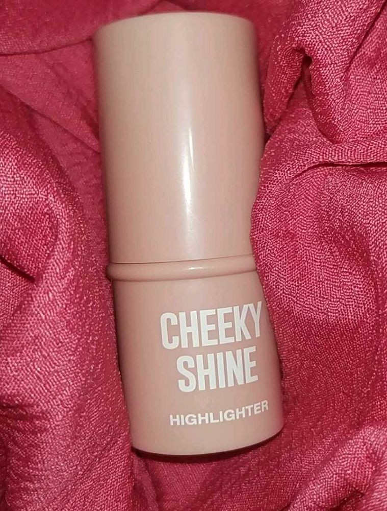 Cheeky Shine Highlighter