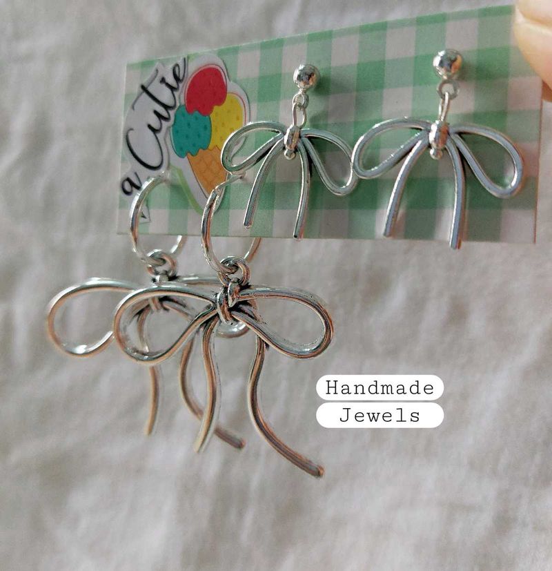 Bow Hoop &amp; Stud Set Of 2 Earrings
