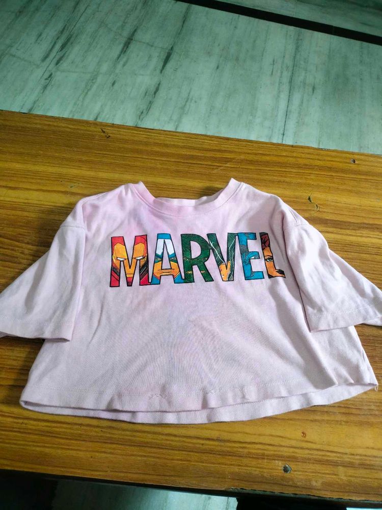 An Oversized Crop Top 🎀