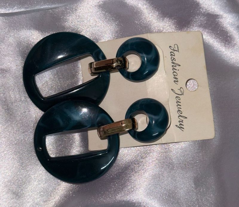 Chic Teal Fashion Earrings