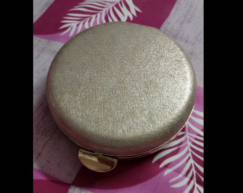 Elegant Gold Clutch/makeup Organiser