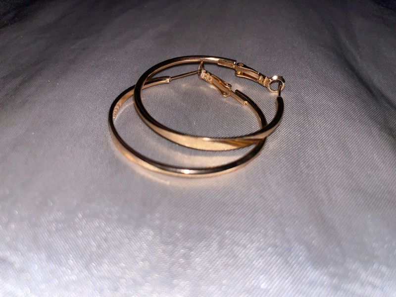 Gold Hoops Medium