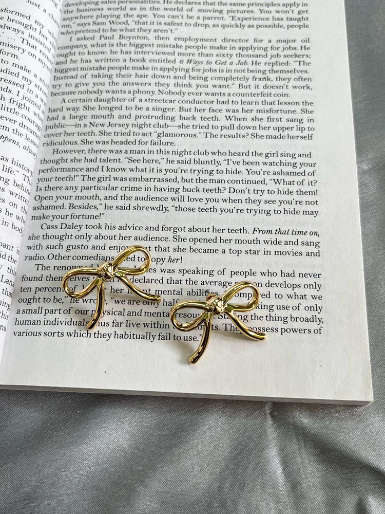 Trendy Bow Earring