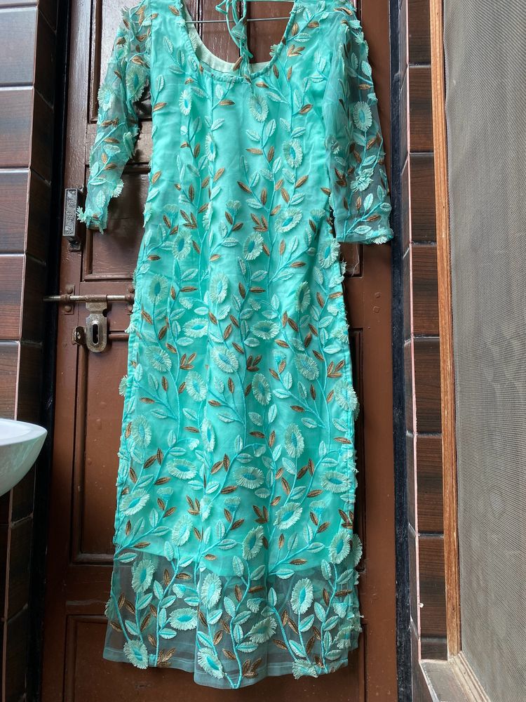 Beautiful Flowers Embroidery Kurta Set