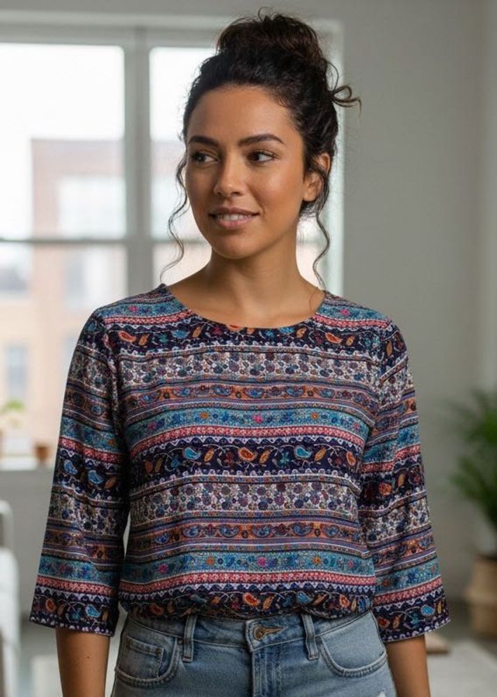 Patterned Women&#39;s Top