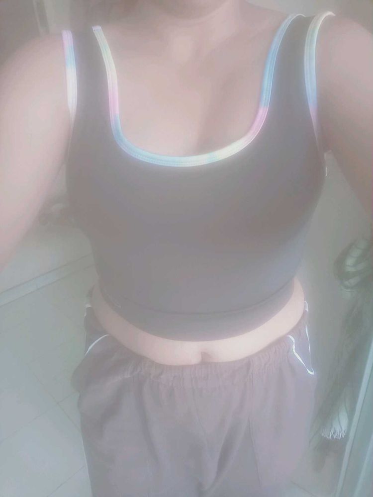 I Am Selling Clovia&#39;s New M Size Sports Bra