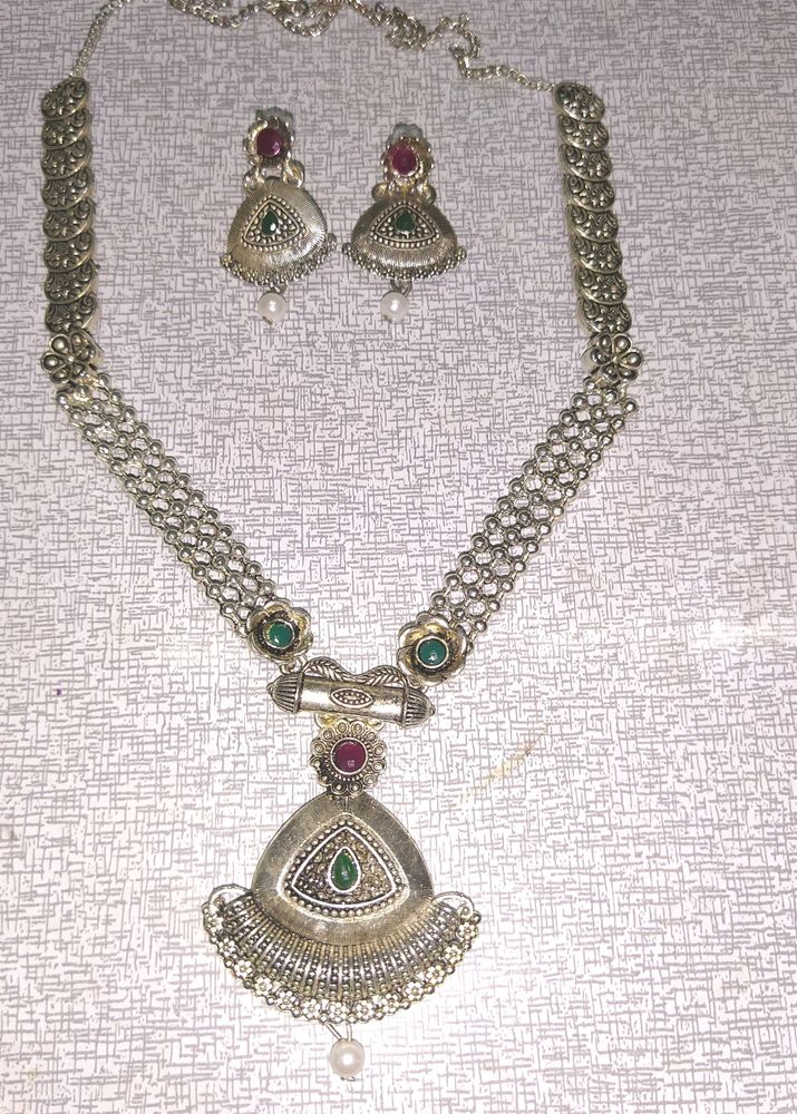 Oxidised Neckpiece With Stud