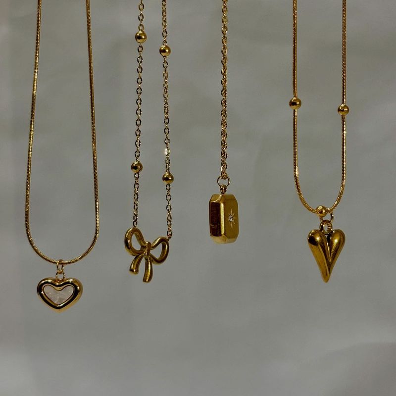 Pack of 4 necklace