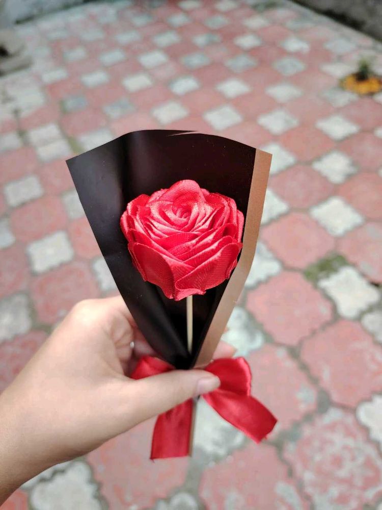 single Red Rose bouquet