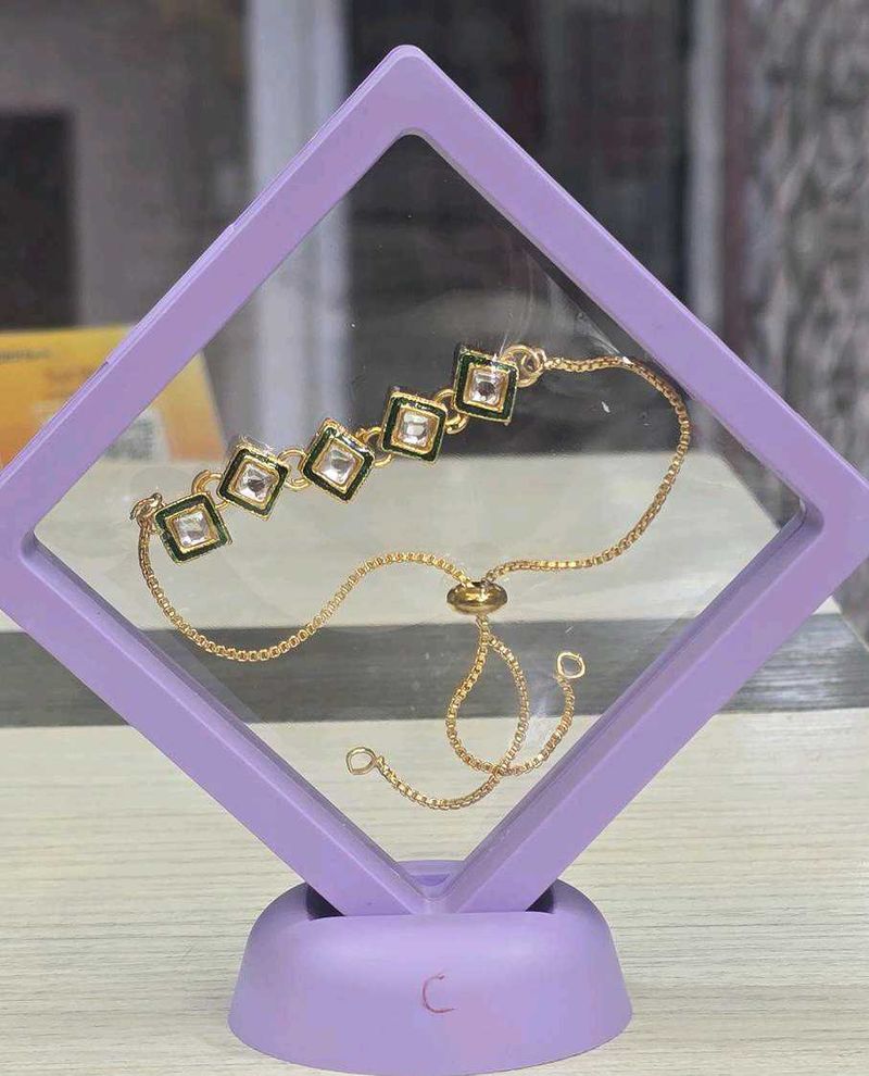 Elegant Green &amp; Gold Bracelet Rakhi