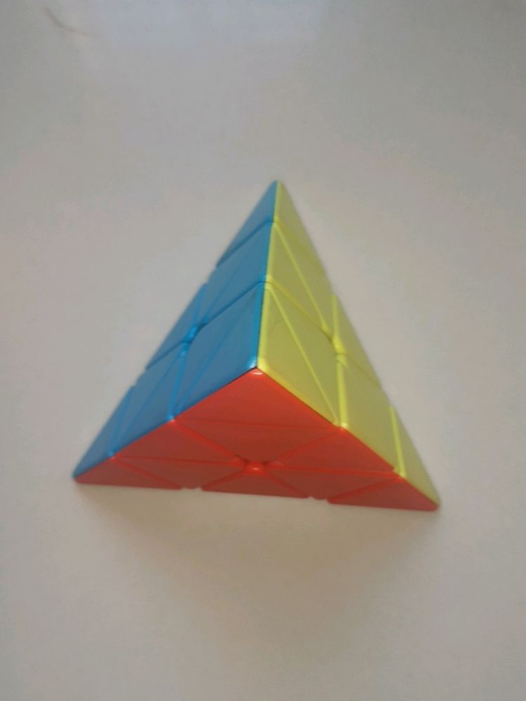 Cubelelo Pyramid Cube Magnetic Super Smooth