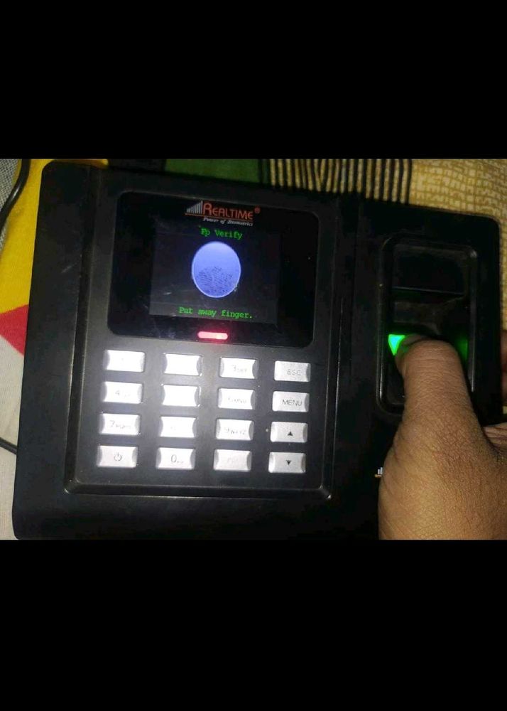 Realtime Biometric Attendance Machine
