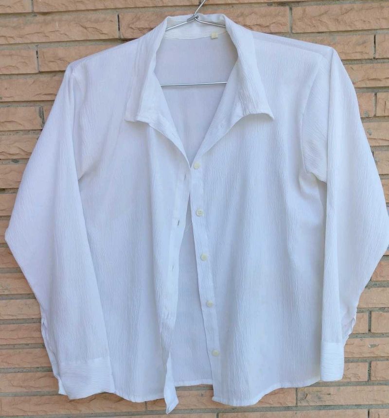 WHITE SHIRT
