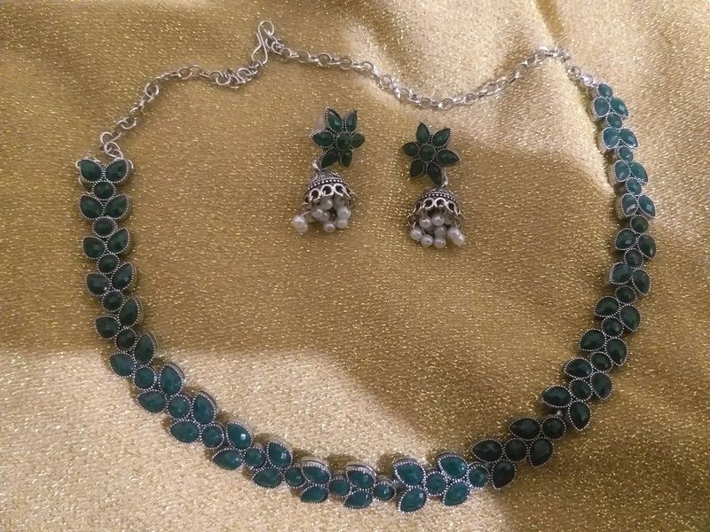 Green Stone Necklace With Jhumka Earrings..
