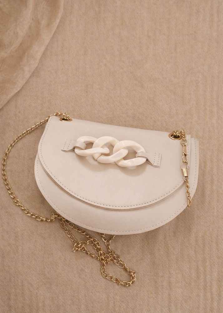 Chic White Chain Detail Crossbody