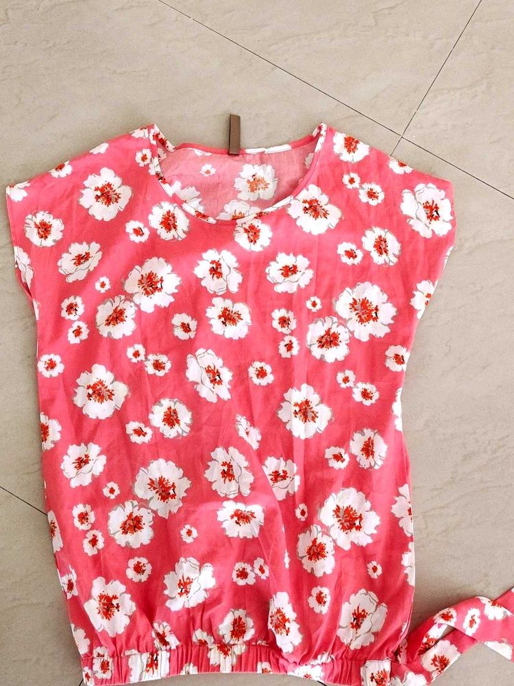 Beautiful Floral Top.. Enhance Yourlook