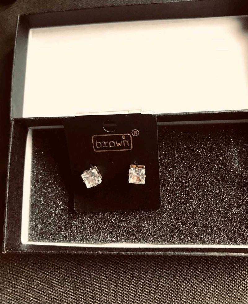 Diamond Stone Queen Earrings