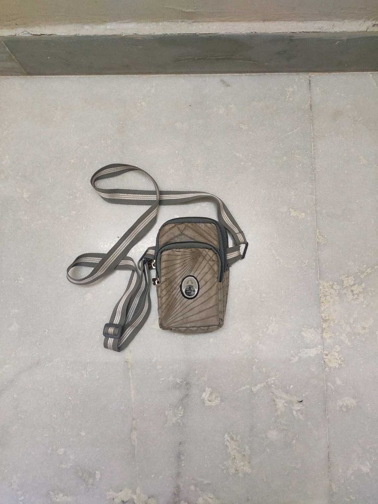 Mobile sling bagPouch