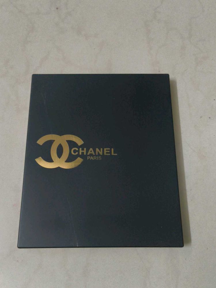 18 Colour Flash Gleam Eyeshadow