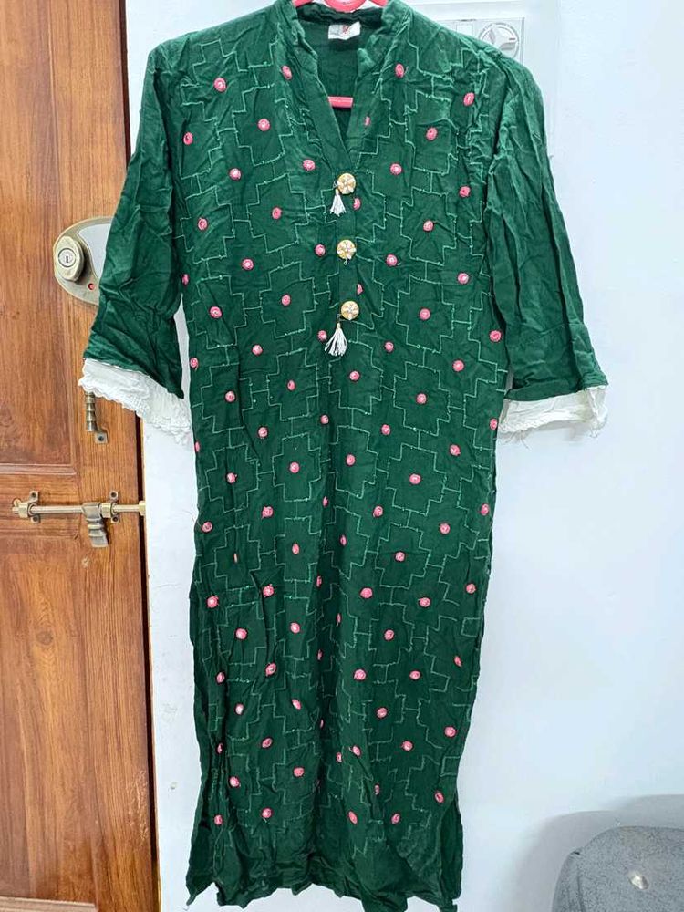 Elegant Green Embroidered Kurta
