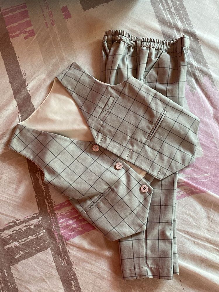 Cute Plaid Vest &amp; Pants Set