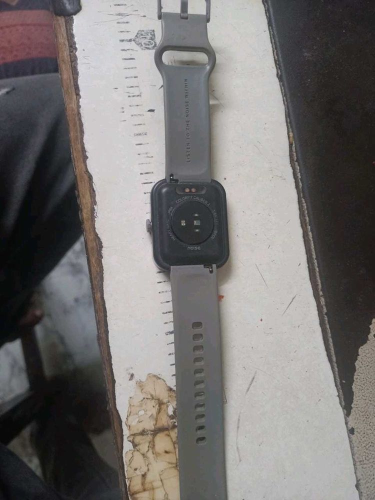 Smart Watch - Gray Band Noise