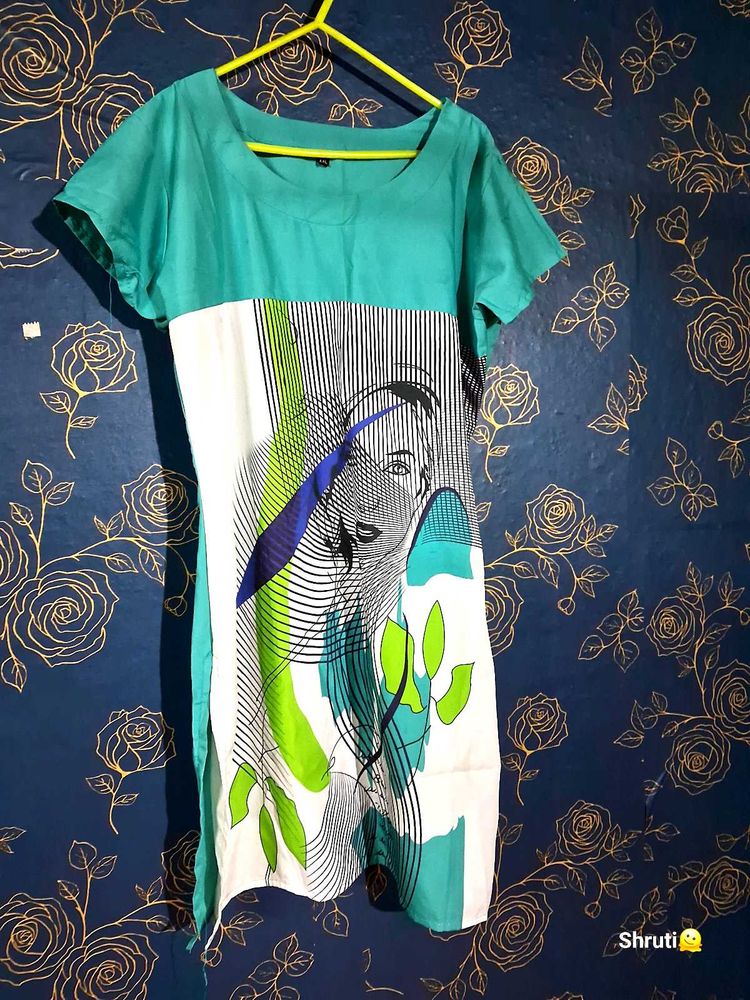 Green &amp; White Graphic Print Tunic