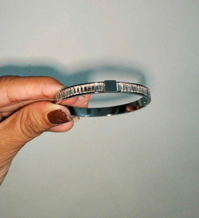 Sparkling Bangle Bracelet