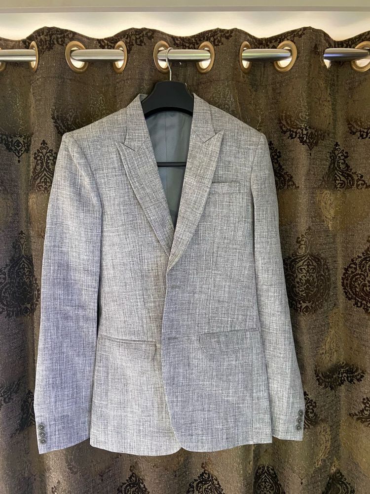 Gray Blazer - Stylish and Modern