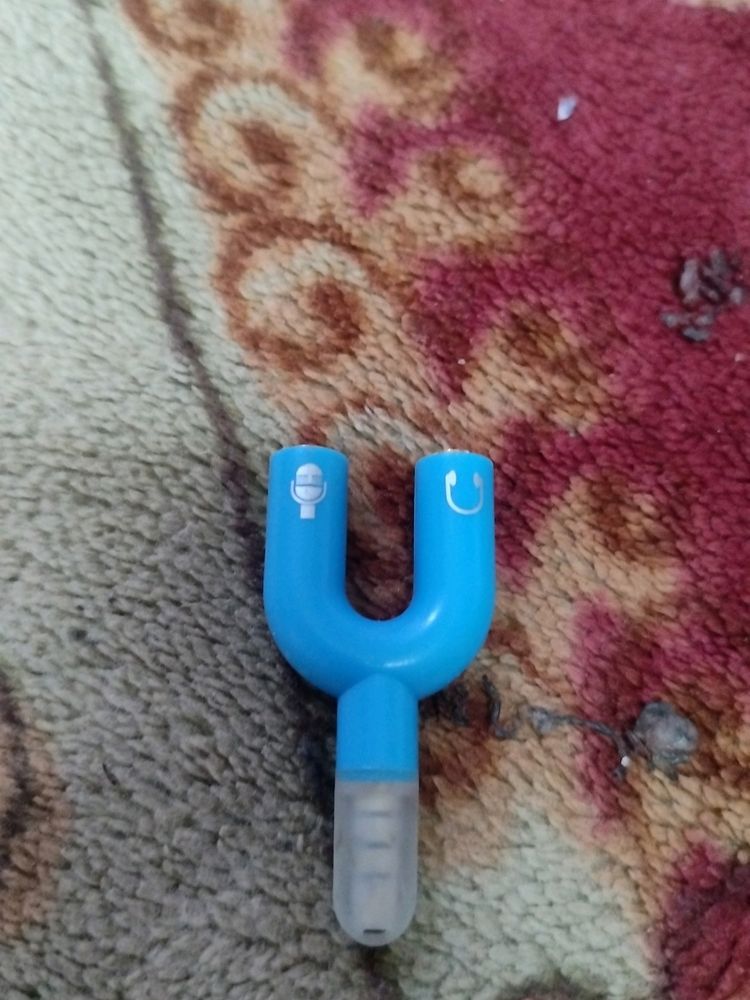 Head Phone And Mic Coneecter
