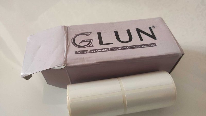 New/unused 200 Pcs Glun White Waterproof Stickers
