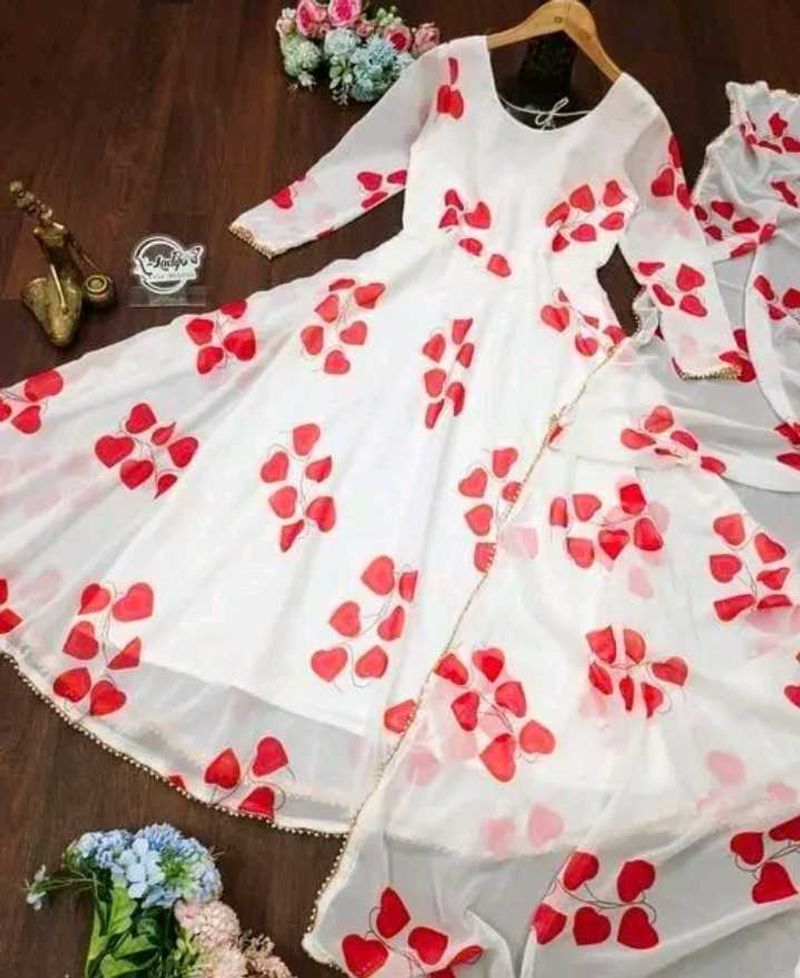 Elegant White Heart Print Kurta Set