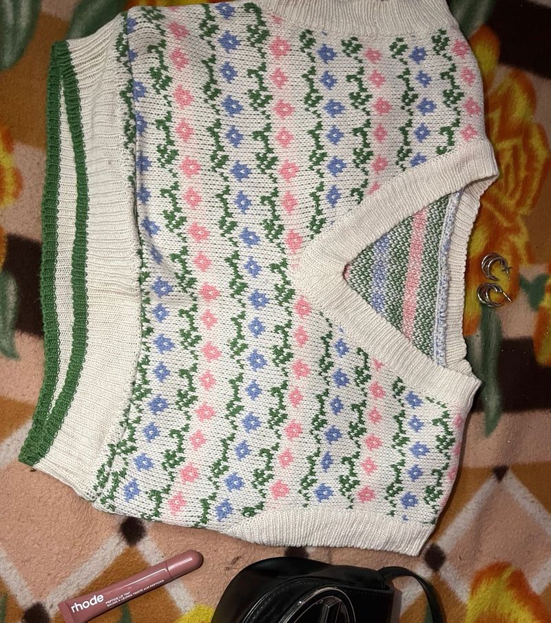 Floral Knit Sweater Vest
